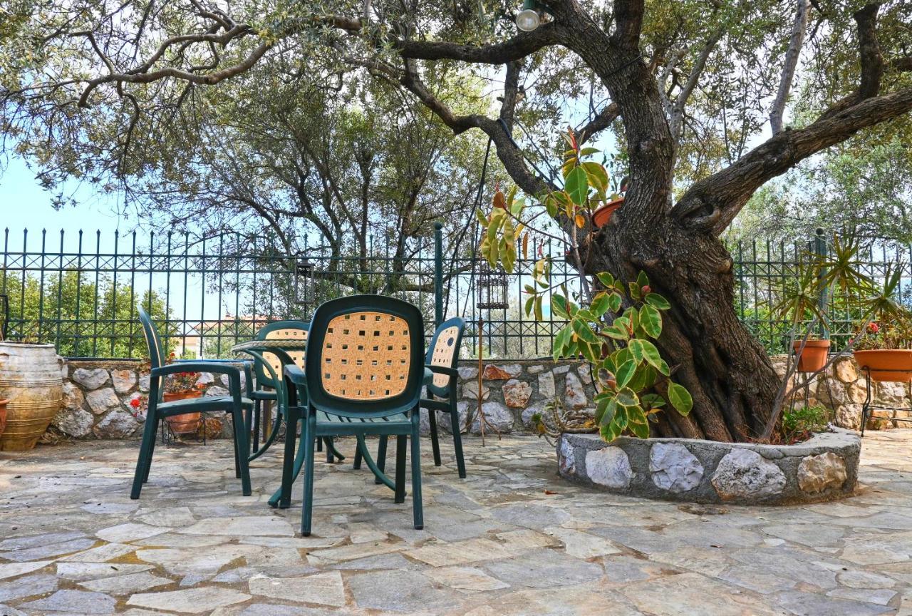 Pavlos' Cottage With Beach View Kórfos Екстериор снимка